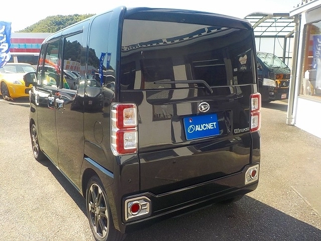 DAIHATSU WAKE