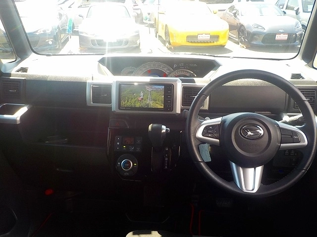 DAIHATSU WAKE