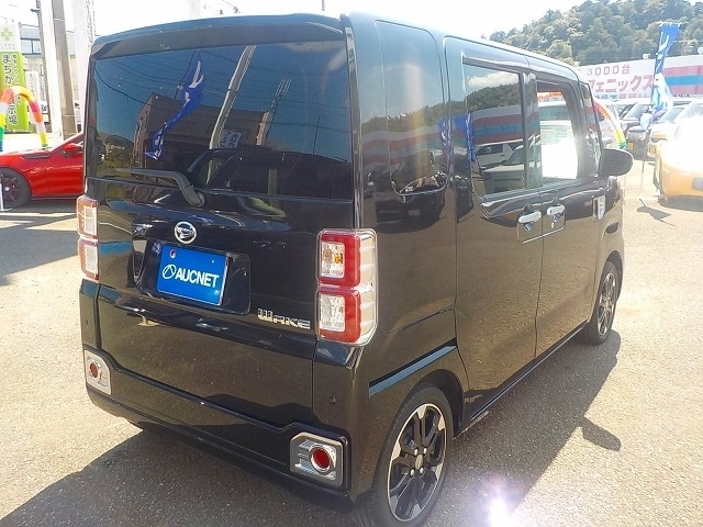 DAIHATSU WAKE