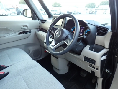NISSAN ROOX