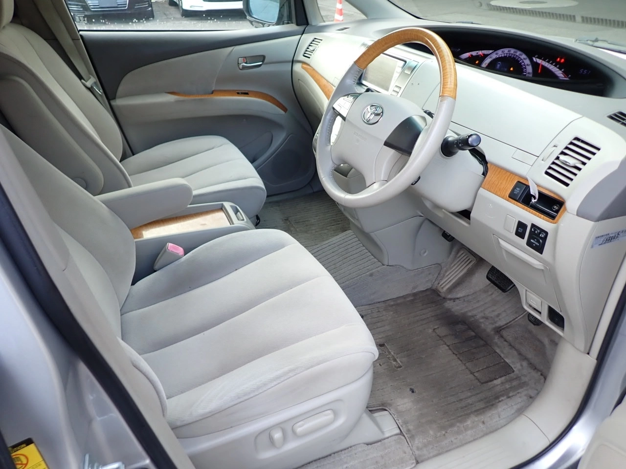 TOYOTA ESTIMA