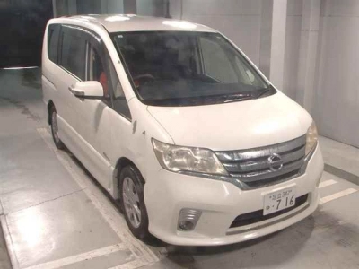 NISSAN SERENA