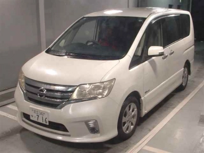 NISSAN SERENA