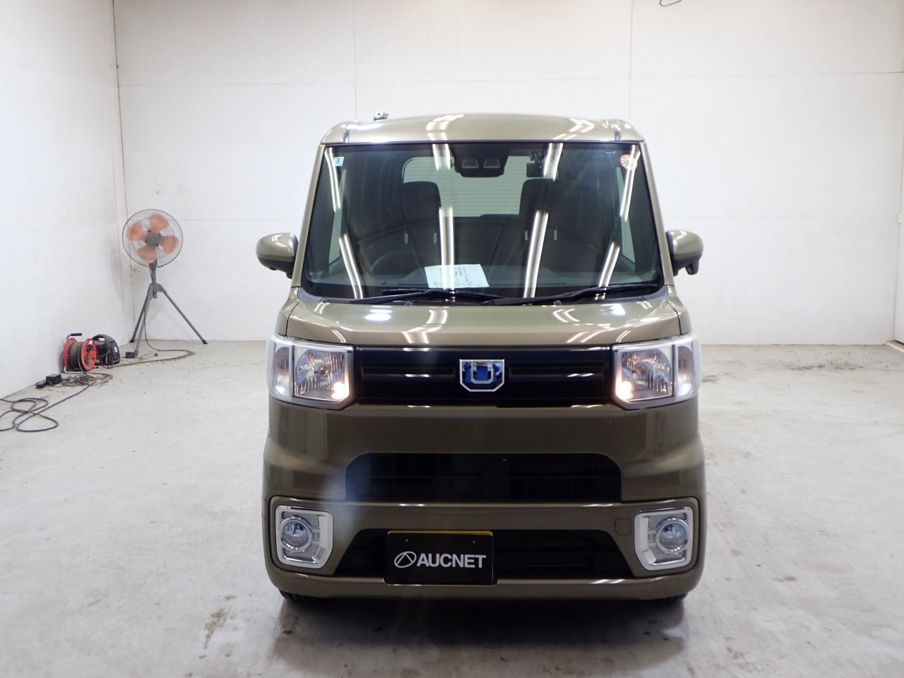 DAIHATSU WAKE