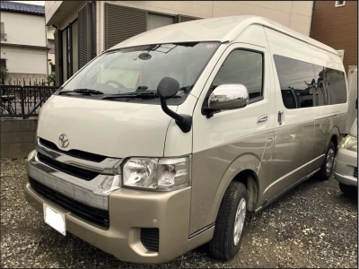 TOYOTA HIACE WAGON