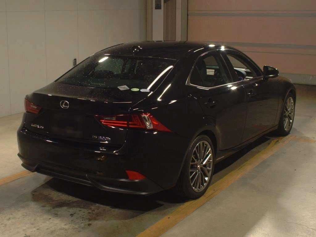 LEXUS IS