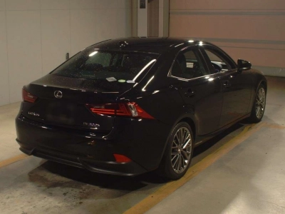 LEXUS IS