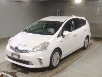 TOYOTA PRIUS ALPHA