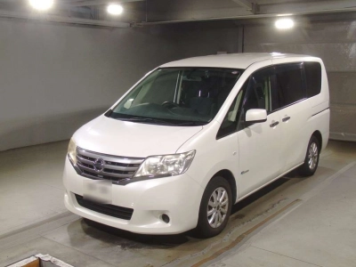 NISSAN SERENA