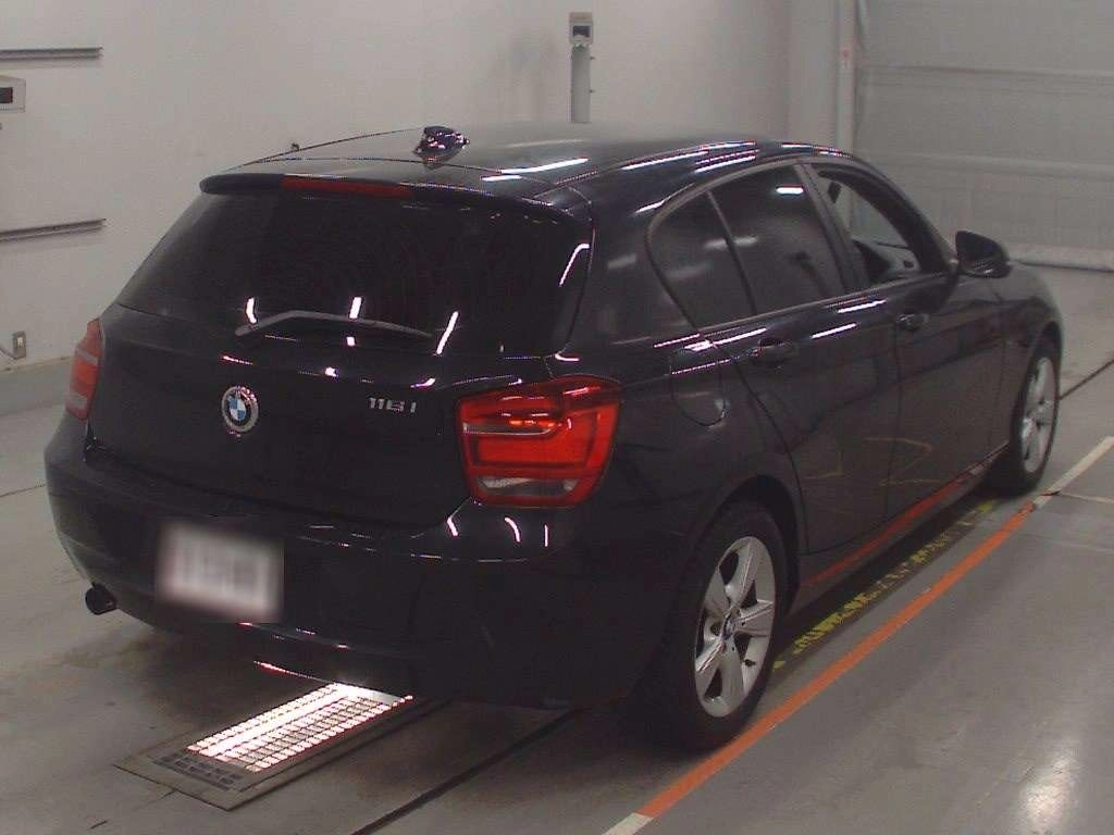 BMW 1 SERIES