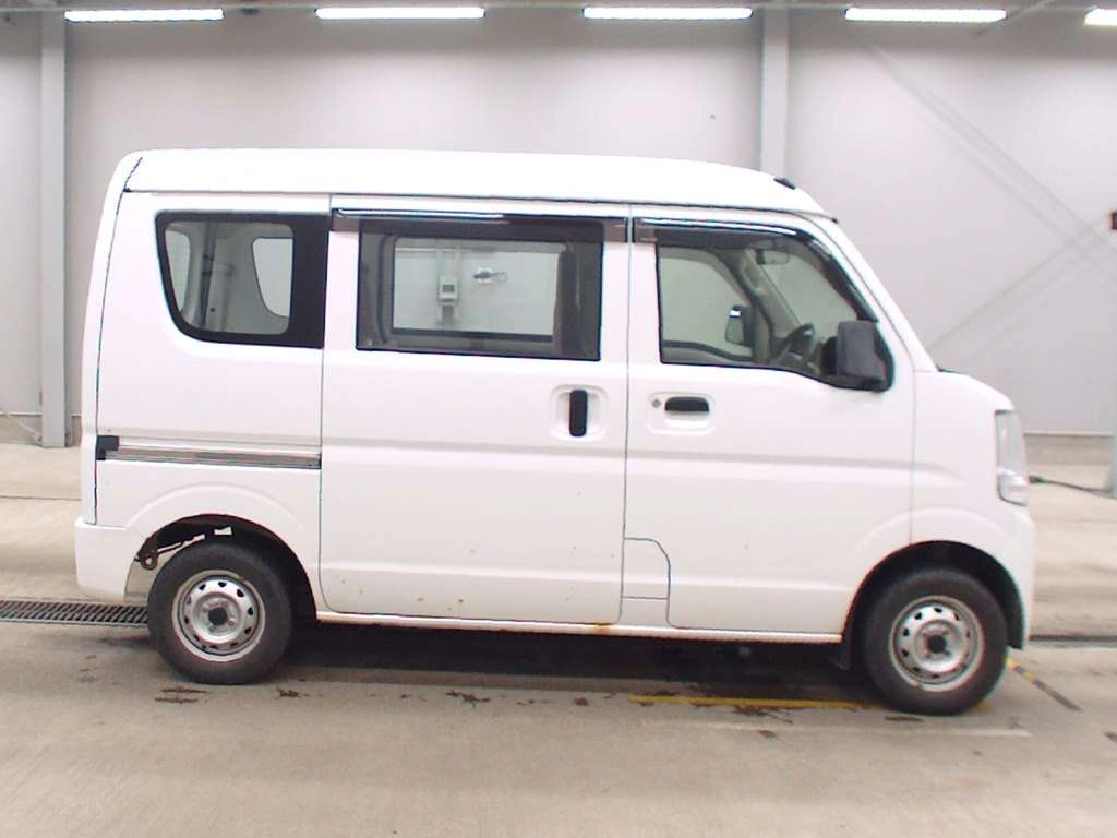 MITSUBISHI MINICAB