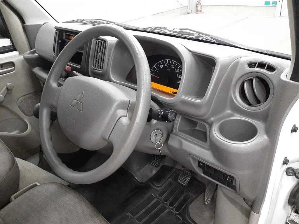 MITSUBISHI MINICAB