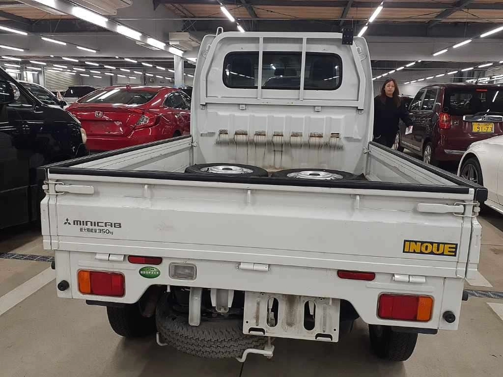 MITSUBISHI MINICAB TRUCK