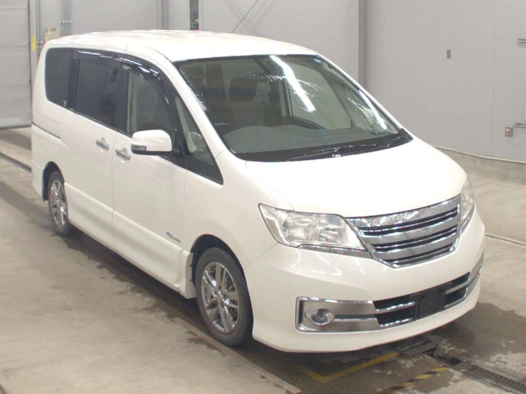 NISSAN SERENA