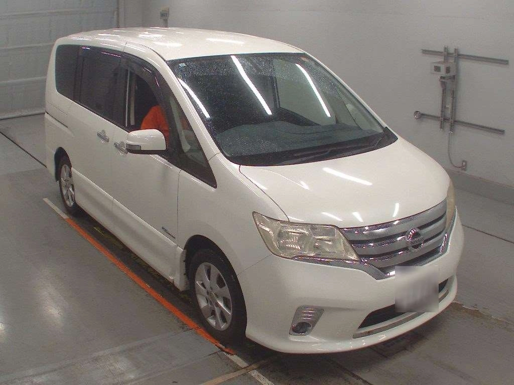 NISSAN SERENA