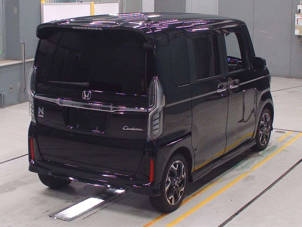 HONDA N BOX CUSTOM