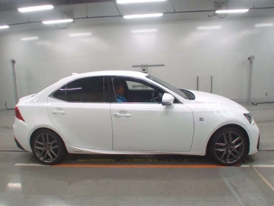 LEXUS IS