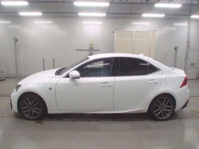 LEXUS IS