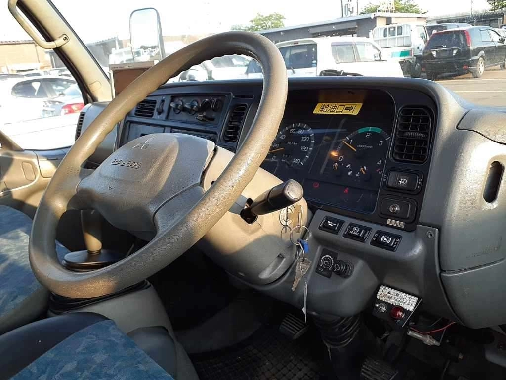 MITSUBISHI CANTER