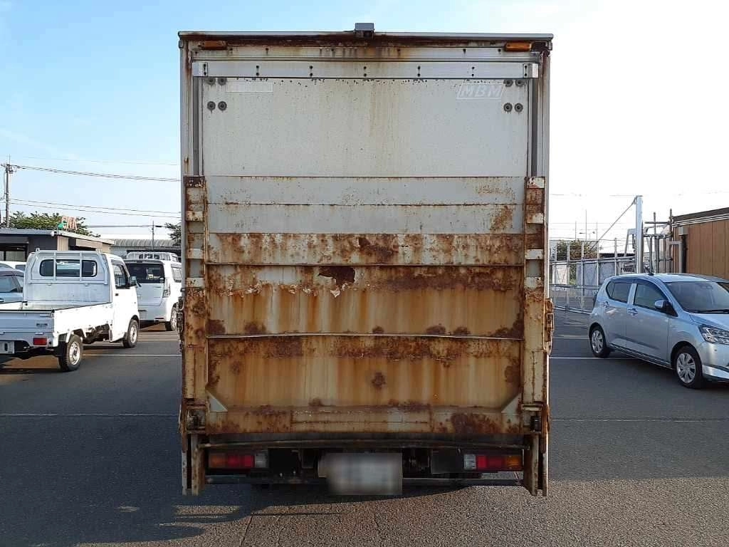 MITSUBISHI CANTER