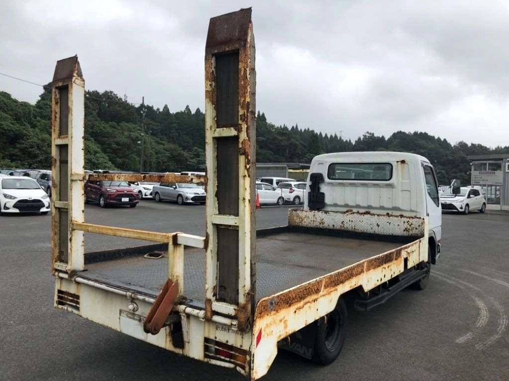 MITSUBISHI CANTER