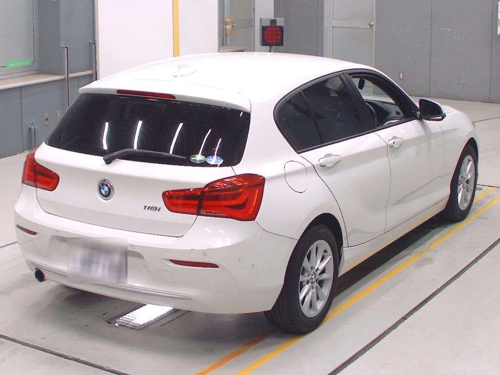 BMW 1 SERIES
