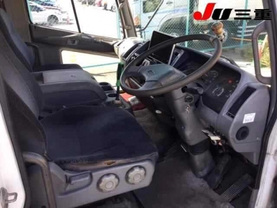 MITSUBISHI FUSO FIGHTER