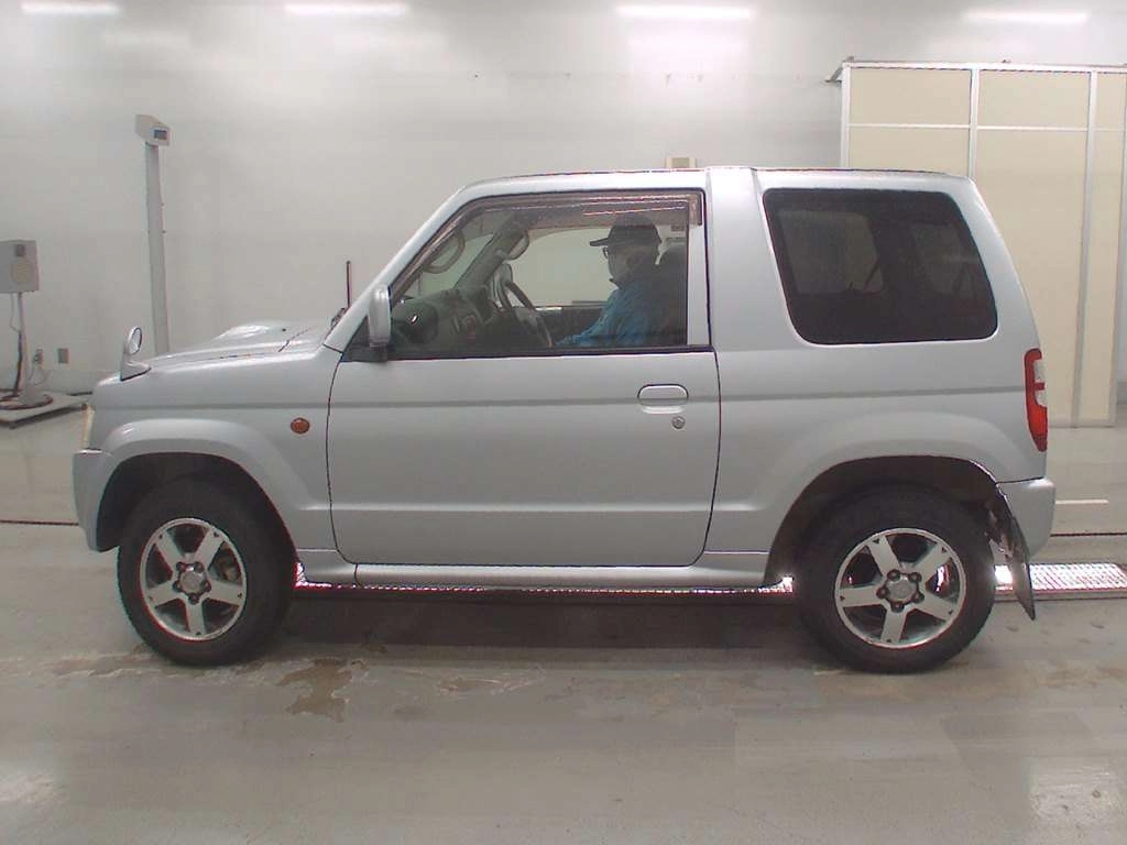 MITSUBISHI PAJERO MINI