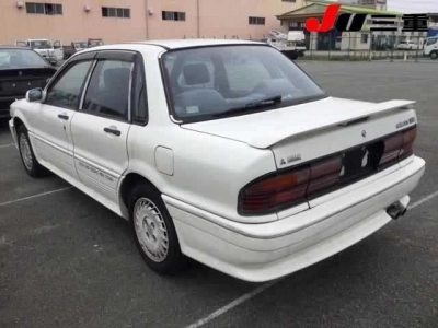 MITSUBISHI GALANT