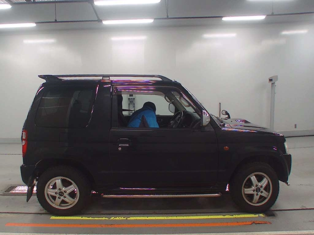 MITSUBISHI PAJERO MINI