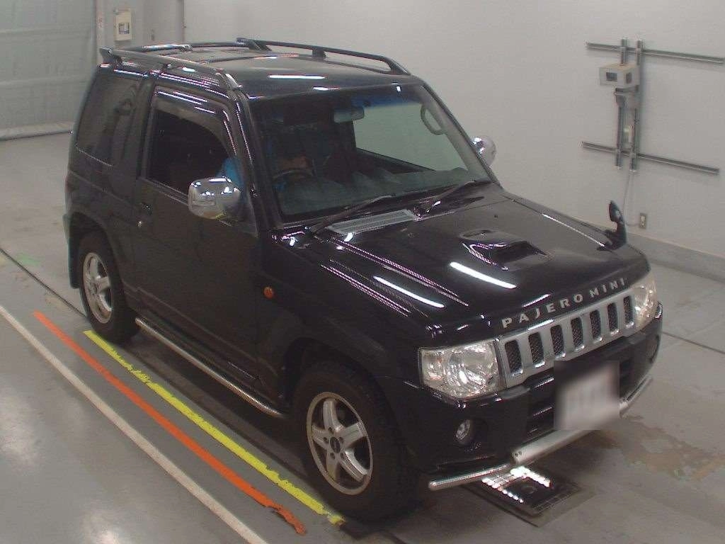 MITSUBISHI PAJERO MINI