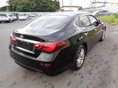 NISSAN FUGA