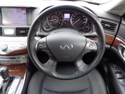 NISSAN FUGA