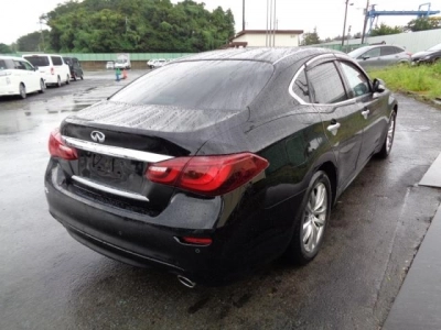 NISSAN FUGA