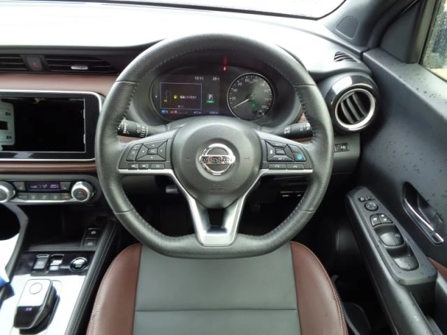 NISSAN KICKS