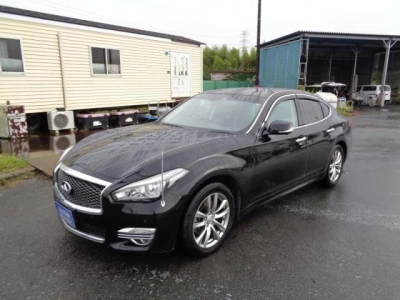 NISSAN FUGA