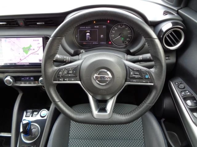 NISSAN KICKS