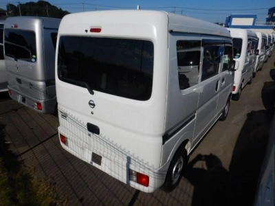 NISSAN CLIPPER VAN