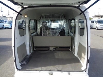 NISSAN CLIPPER VAN