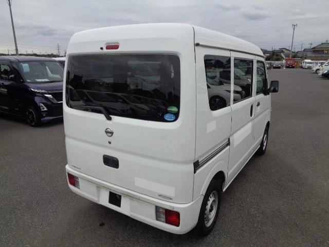 NISSAN CLIPPER VAN