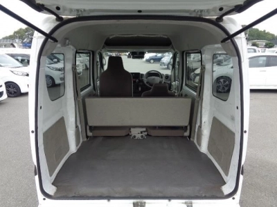 NISSAN CLIPPER VAN
