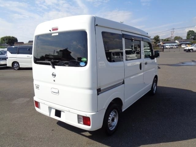 NISSAN CLIPPER VAN