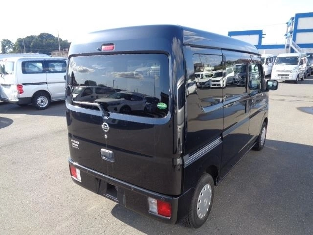 NISSAN CLIPPER VAN