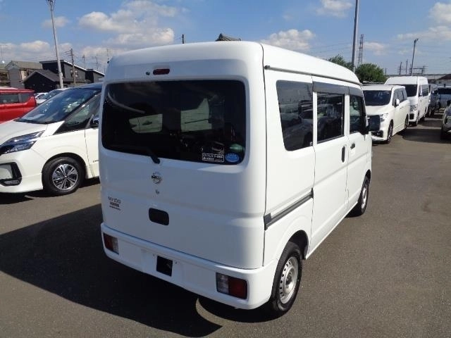 NISSAN CLIPPER VAN