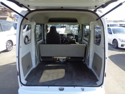NISSAN CLIPPER VAN