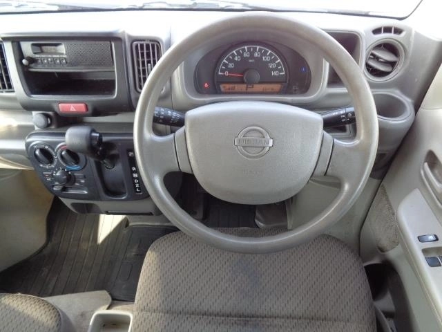 NISSAN CLIPPER VAN