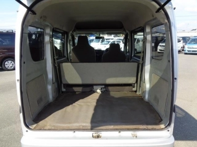 NISSAN CLIPPER VAN