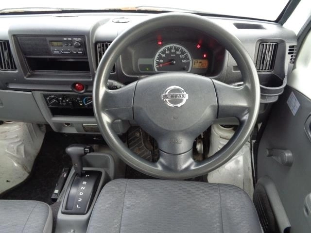 NISSAN CLIPPER VAN