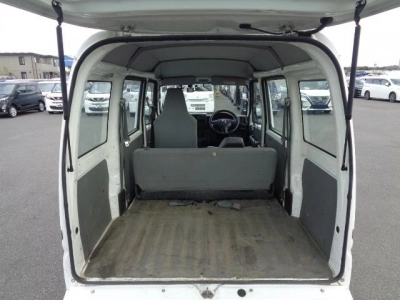 NISSAN CLIPPER VAN