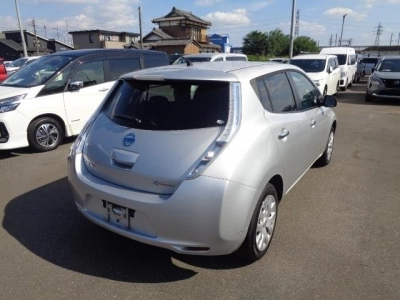 NISSAN LEAF